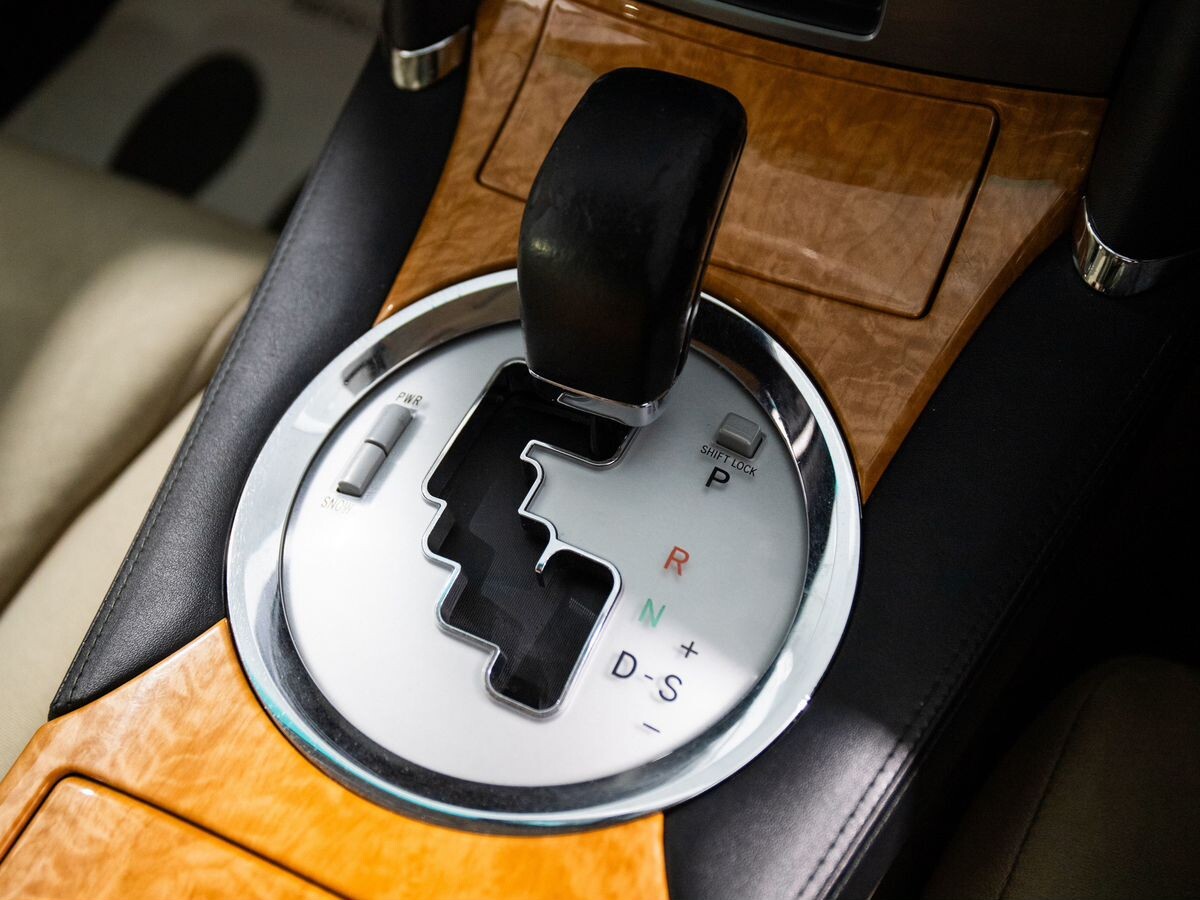 Toyota Mark X 2005 - фото автомобиля