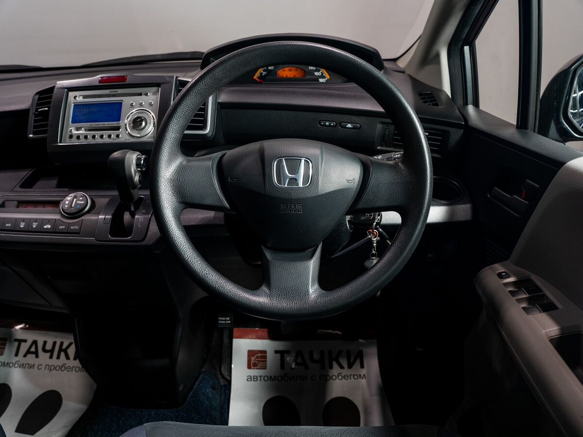 Honda Freed 2009 - фото автомобиля