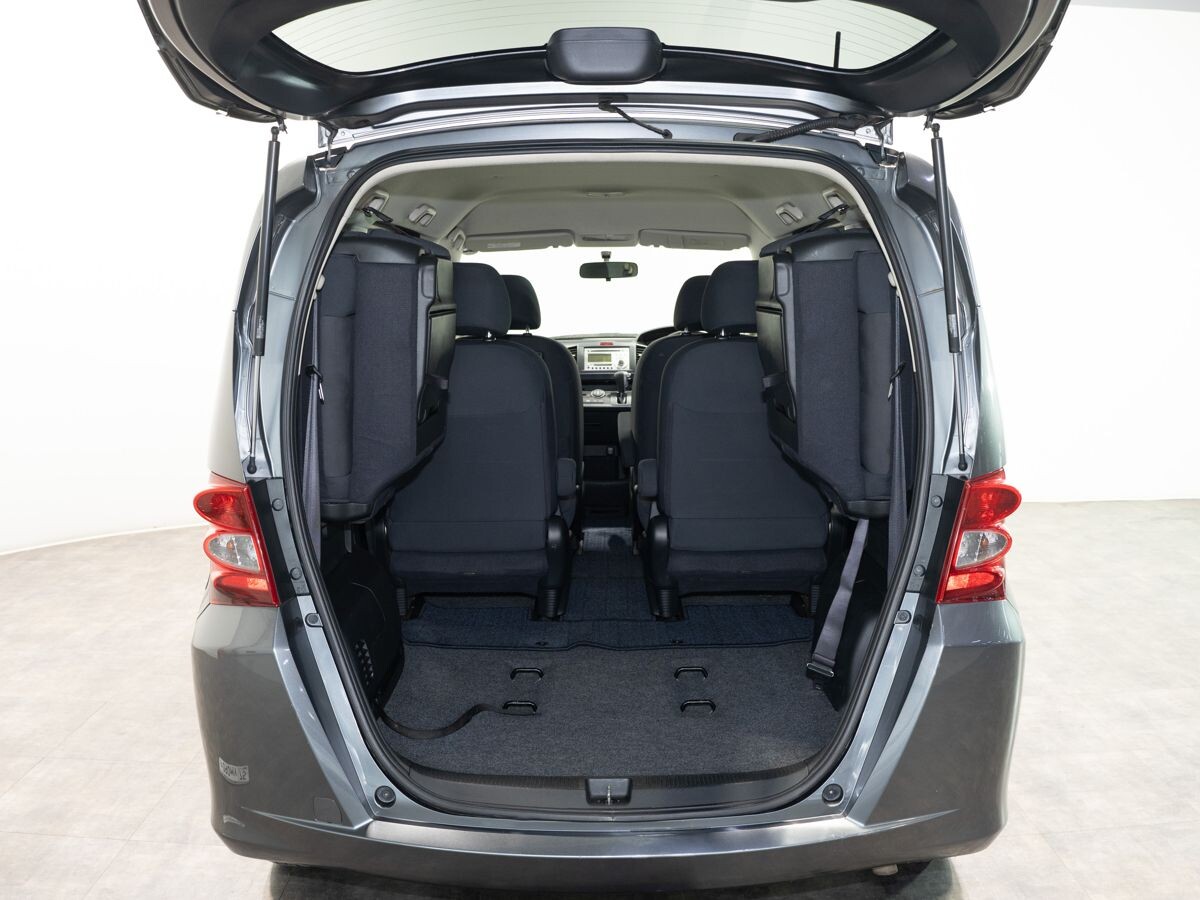 Honda Freed 2009 - фото автомобиля