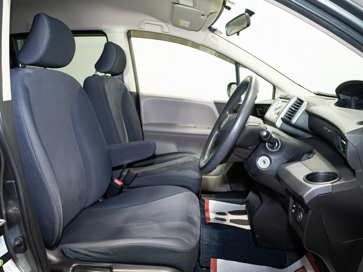 Honda Freed 2009 - фото автомобиля