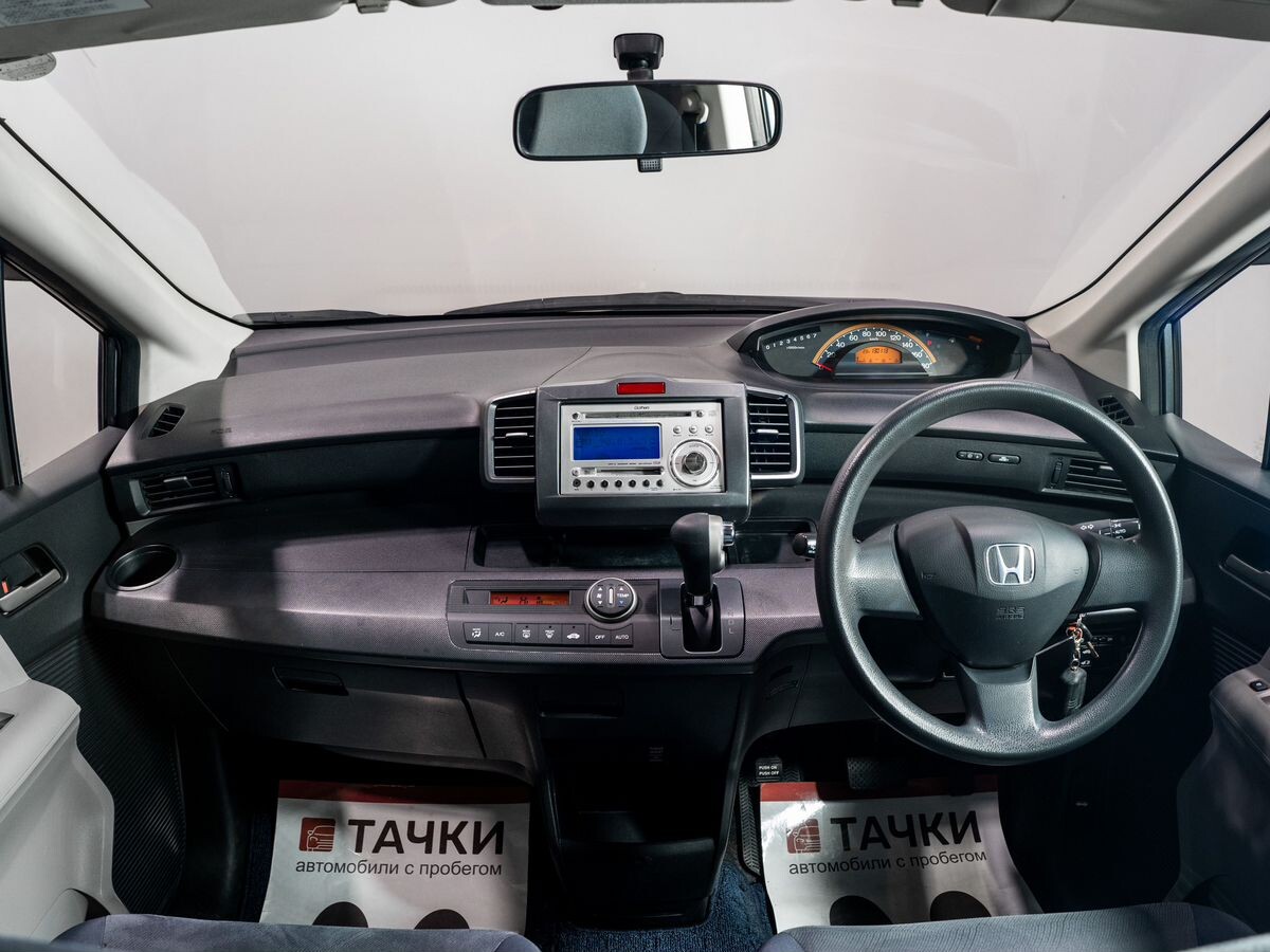 Honda Freed 2009 - фото автомобиля