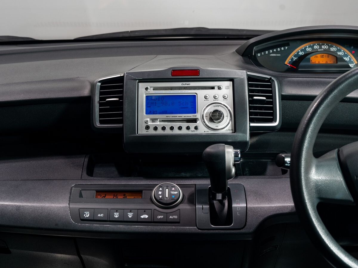 Honda Freed 2009 - фото автомобиля