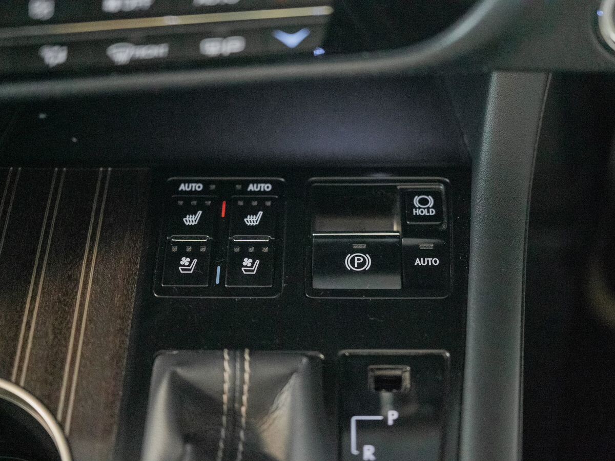 Lexus RX 2019 - фото автомобиля