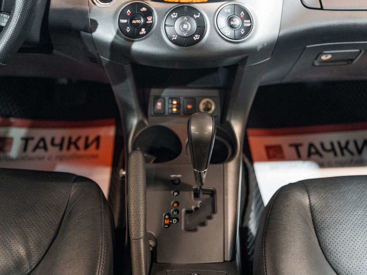 Toyota RAV4 2011 - фото автомобиля