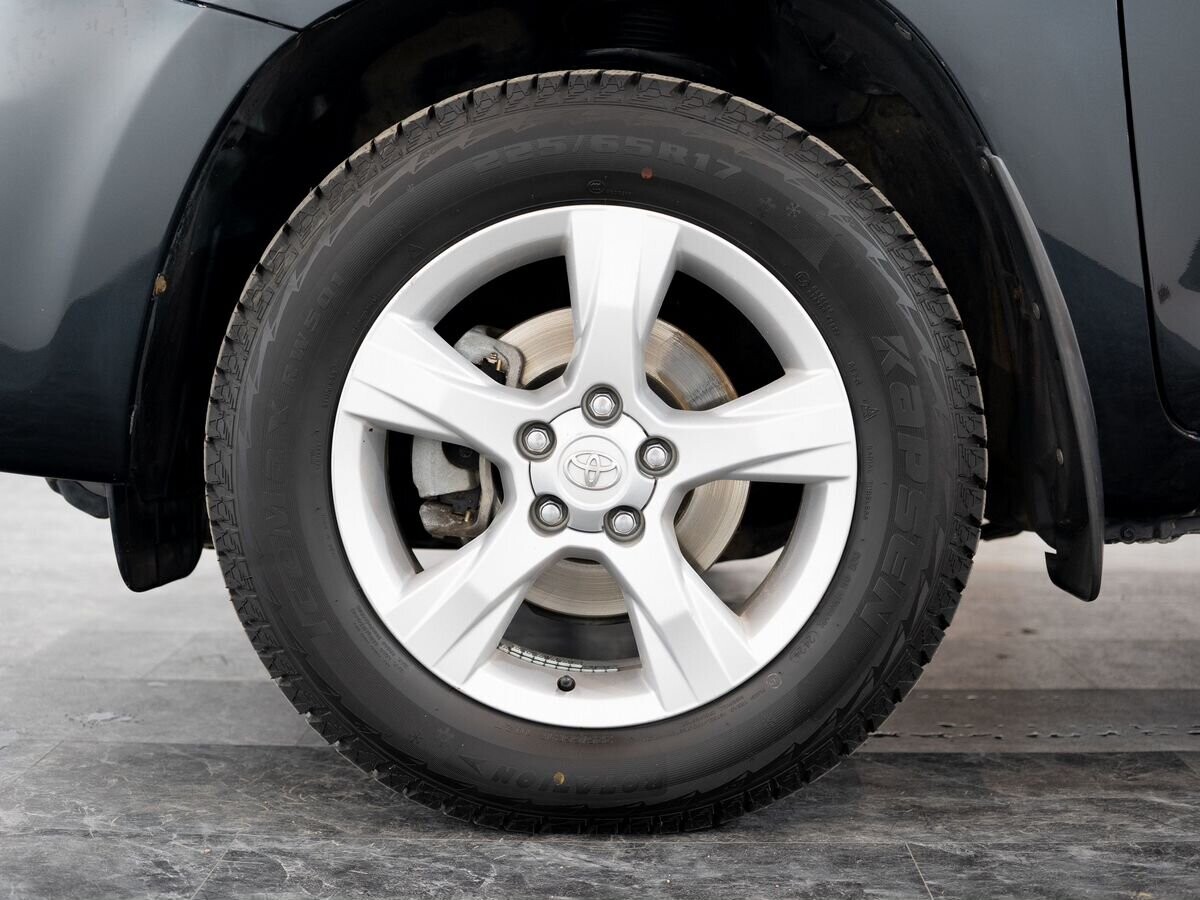 Toyota RAV4 2011 - фото автомобиля