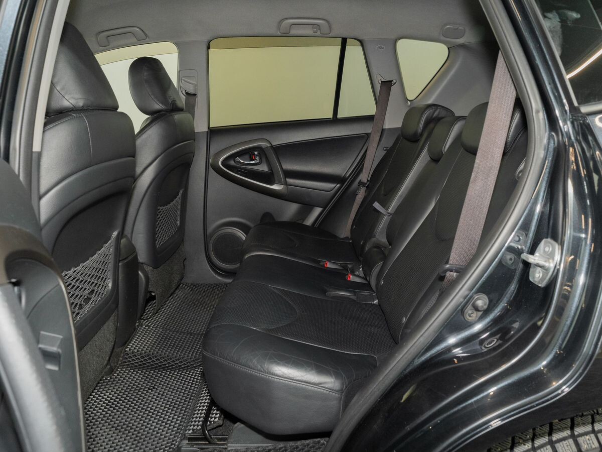 Toyota RAV4 2011 - фото автомобиля