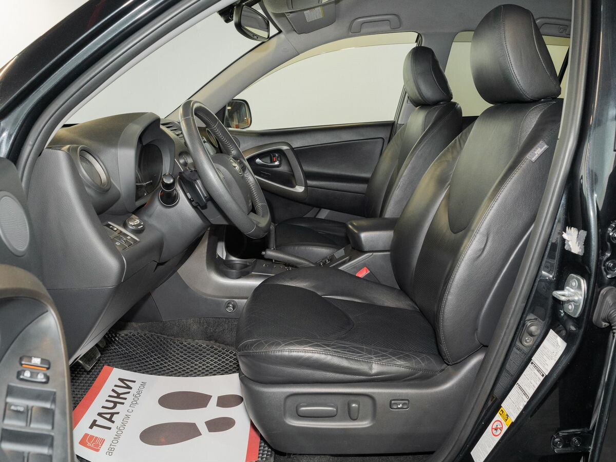 Toyota RAV4 2011 - фото автомобиля