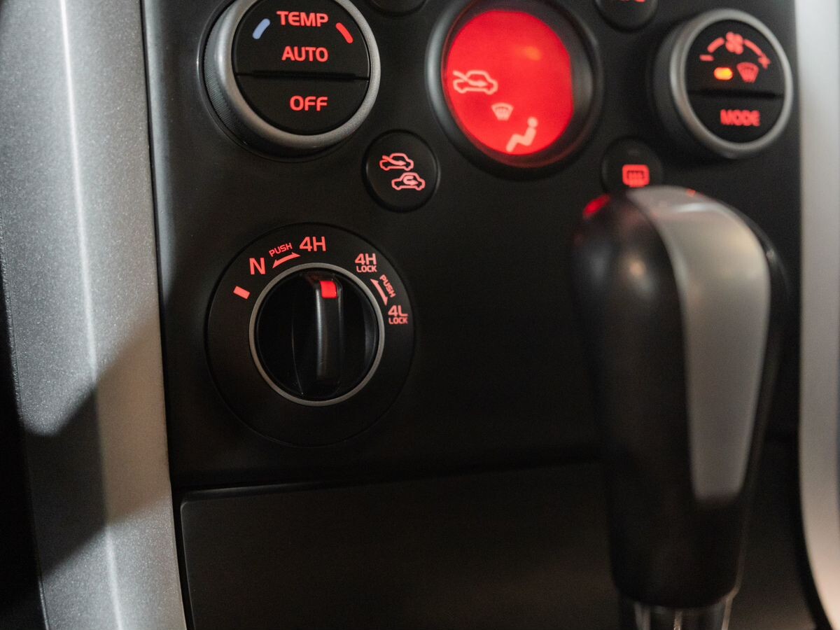 Suzuki Grand Vitara 2012 - фото автомобиля