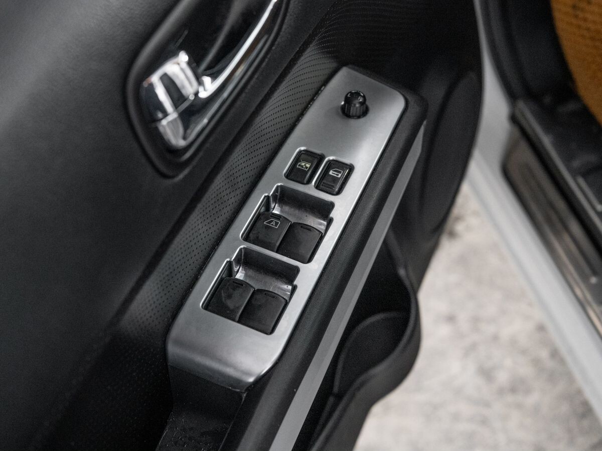 Nissan X-Trail 2012 - фото автомобиля