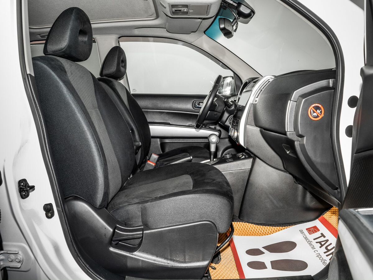 Nissan X-Trail 2012 - фото автомобиля