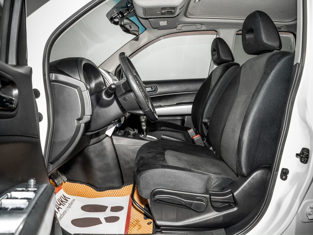 Nissan X-Trail 2012 - фото автомобиля