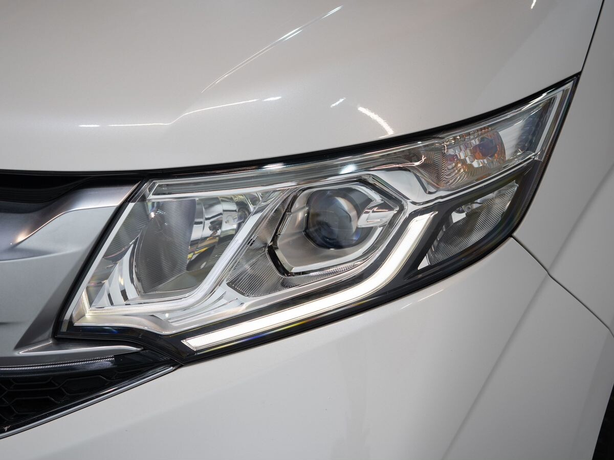 Honda Stepwgn 2015 - фото автомобиля