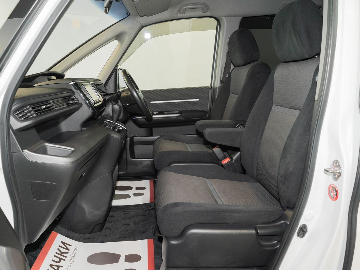 Honda Stepwgn 2015 - фото автомобиля