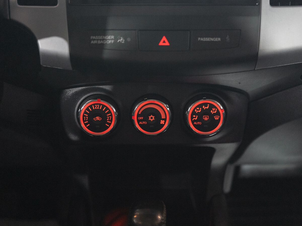 Mitsubishi Outlander 2011 - фото автомобиля