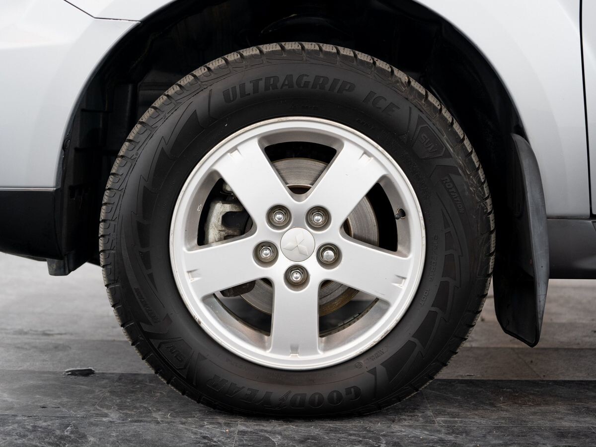 Mitsubishi Outlander 2011 - фото автомобиля