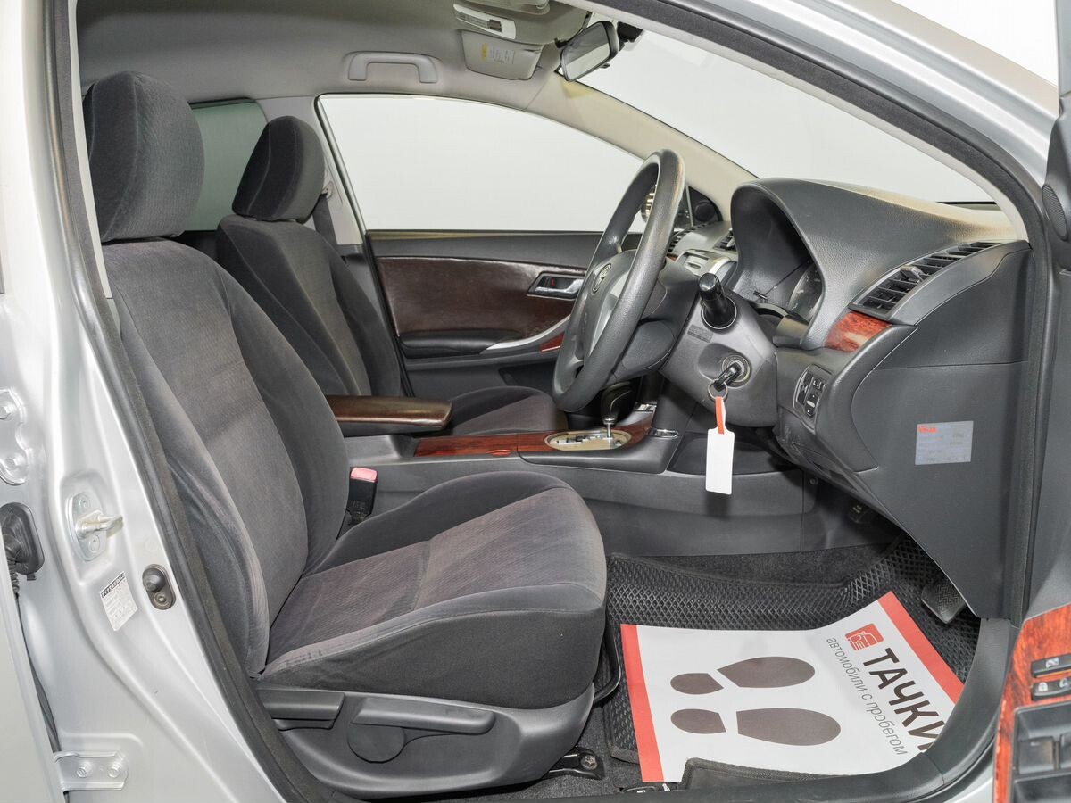 Toyota Premio 2010 - фото автомобиля