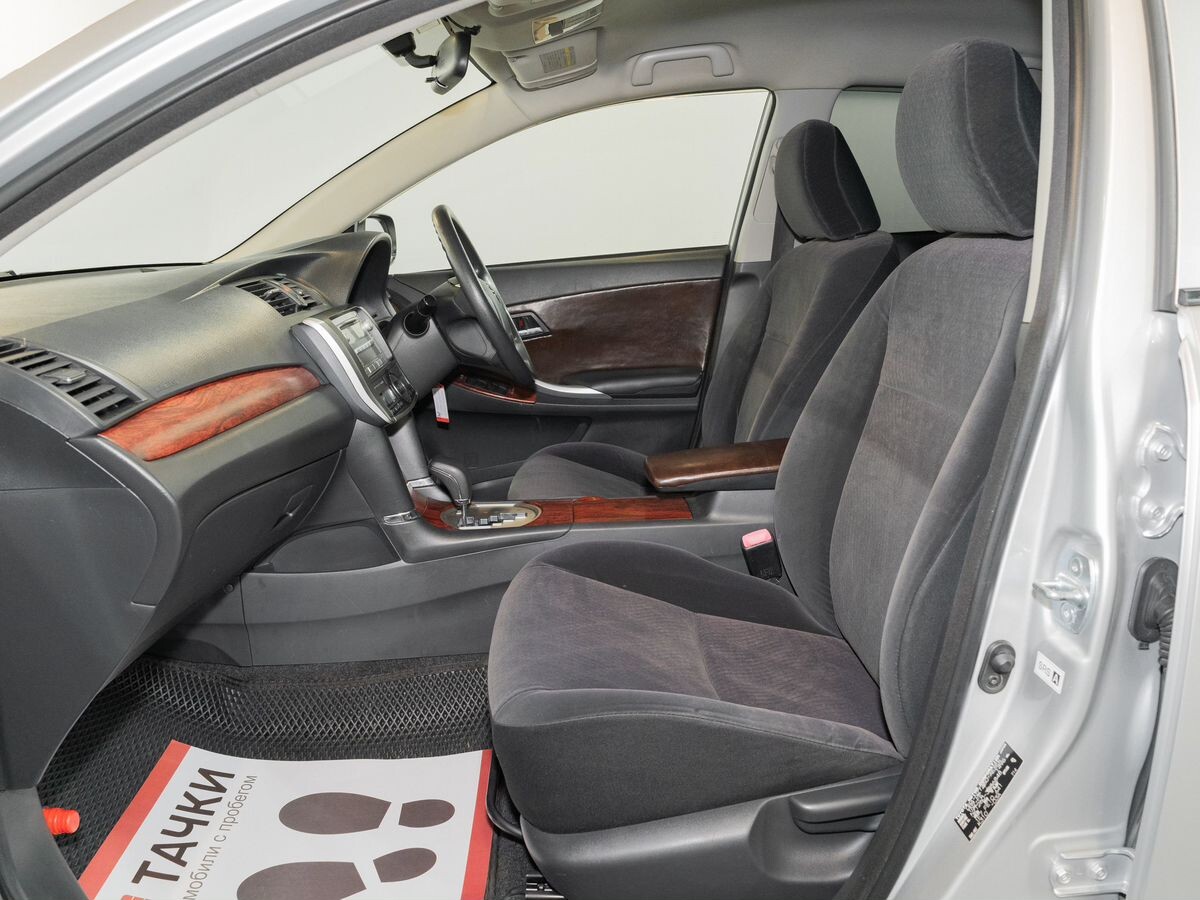 Toyota Premio 2010 - фото автомобиля