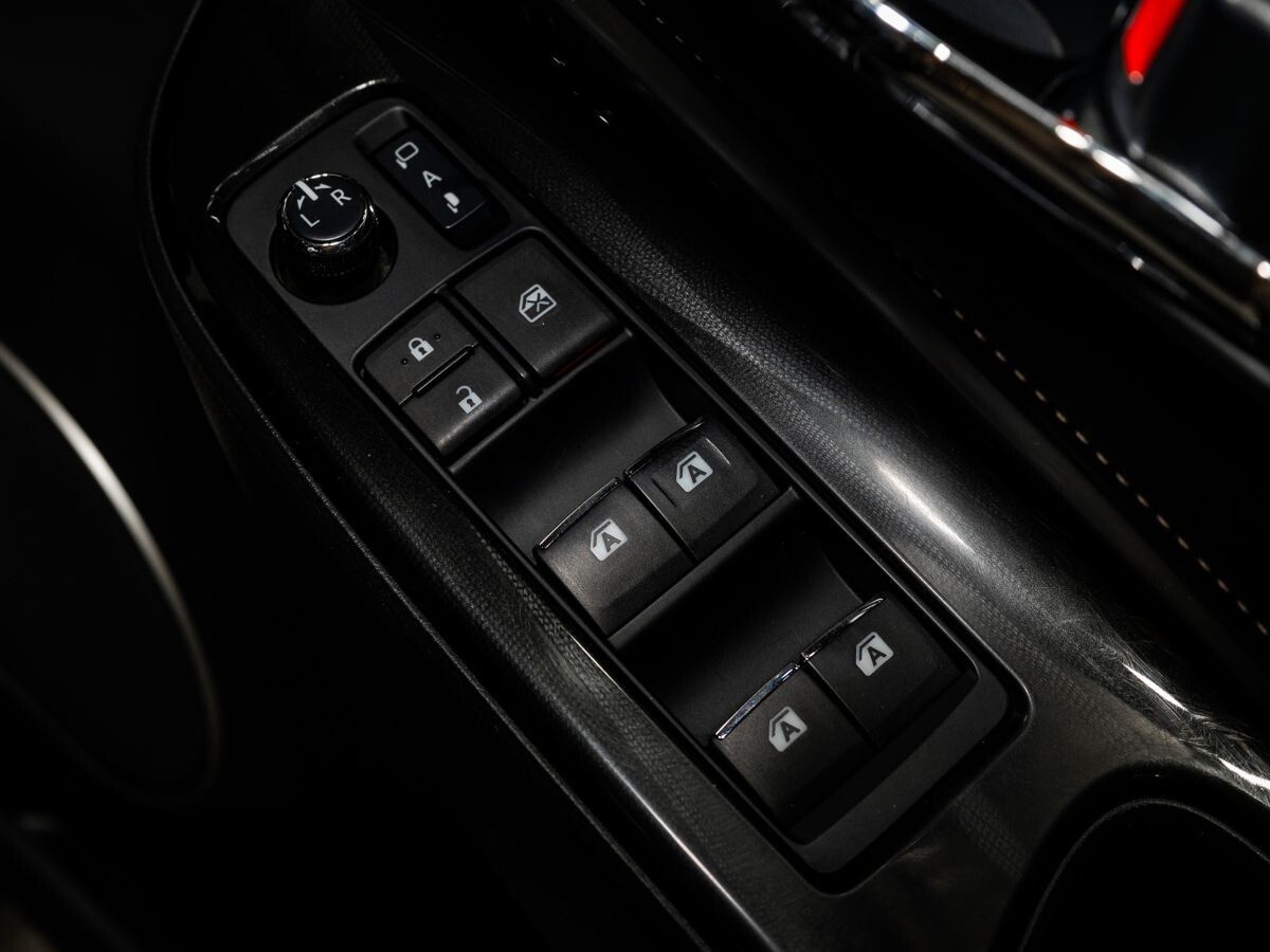 Toyota Harrier 2018 - фото автомобиля