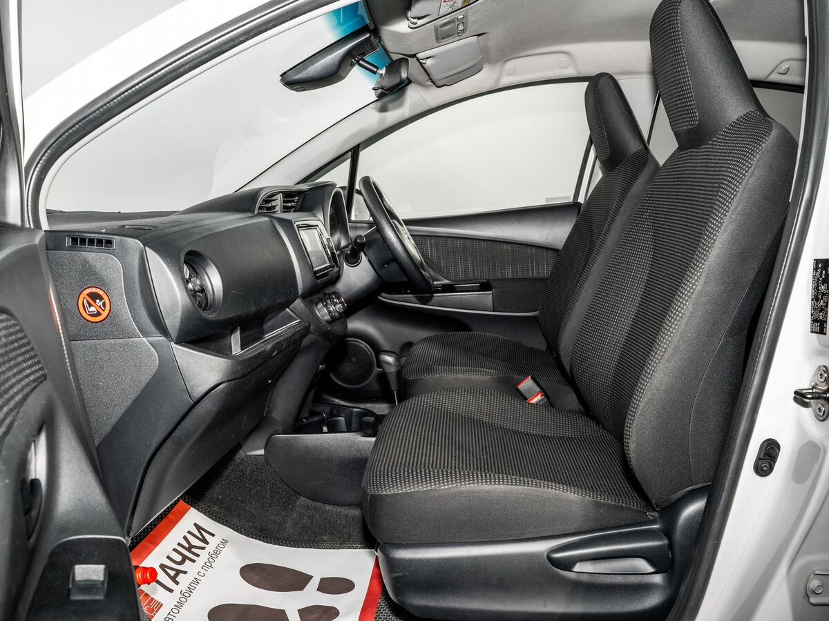 Toyota Vitz 2019 - фото автомобиля