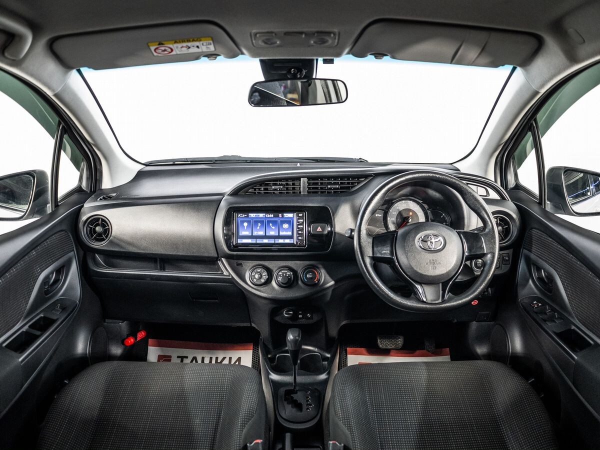 Toyota Vitz 2019 - фото автомобиля