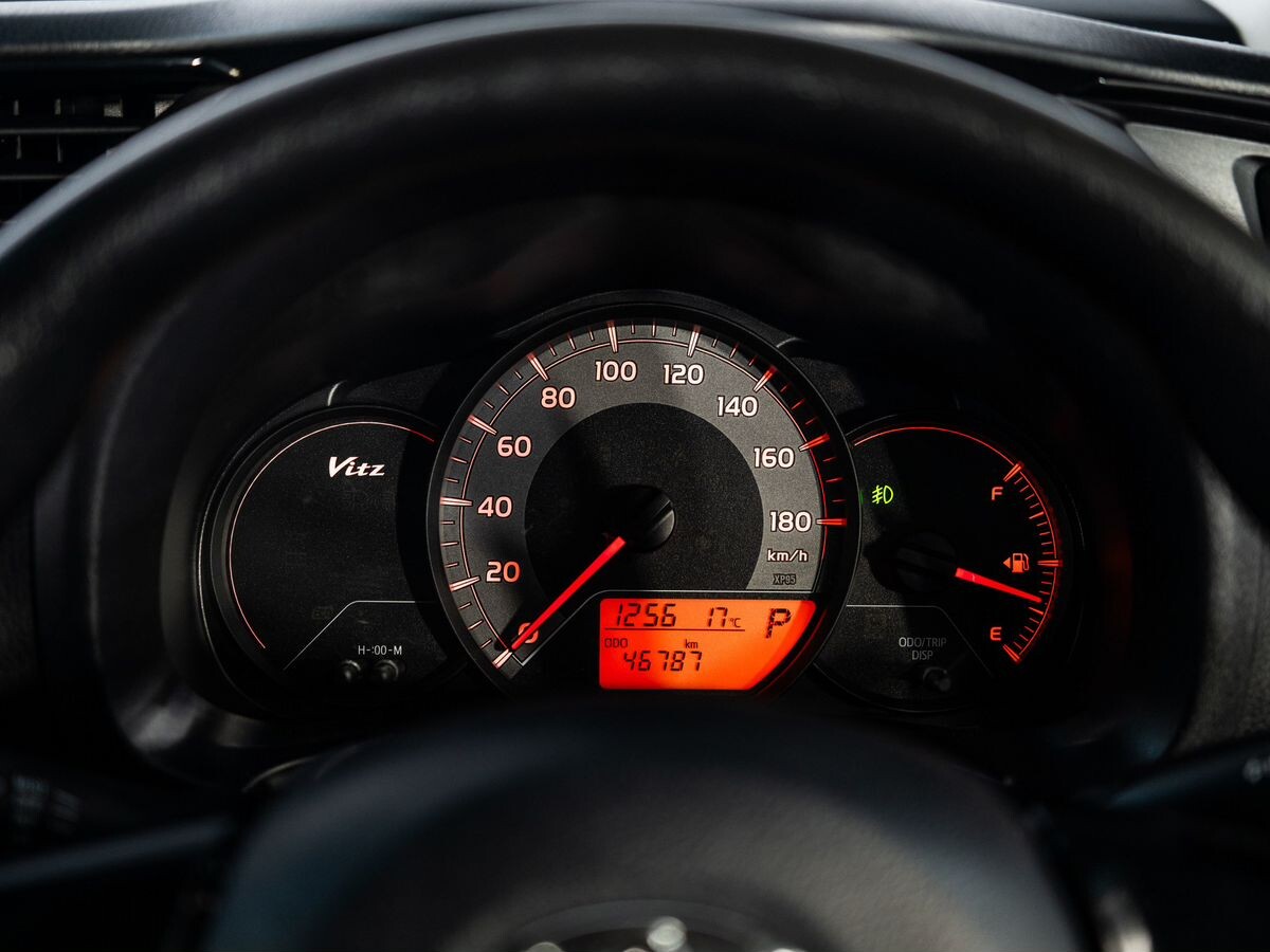 Toyota Vitz 2019 - фото автомобиля