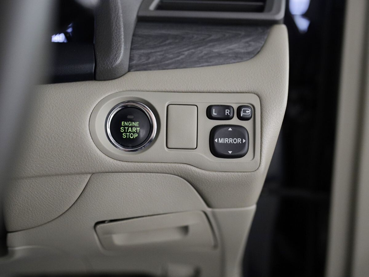 Toyota Premio 2010 - фото автомобиля