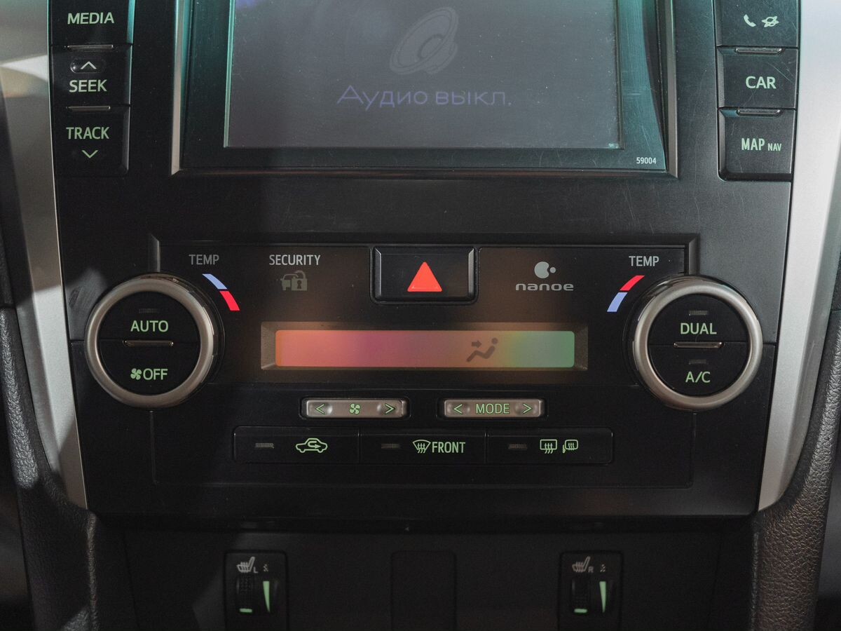 Toyota Camry 2013 - фото автомобиля