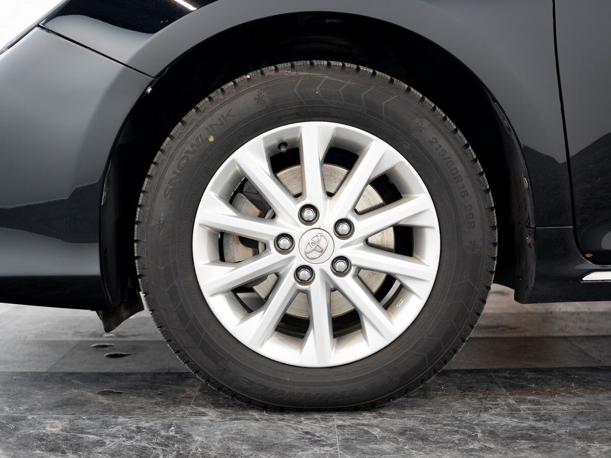 Toyota Camry 2013 - фото автомобиля