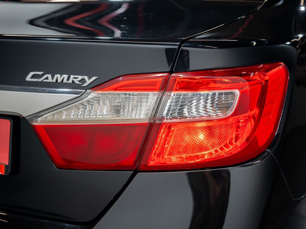 Toyota Camry 2013 - фото автомобиля