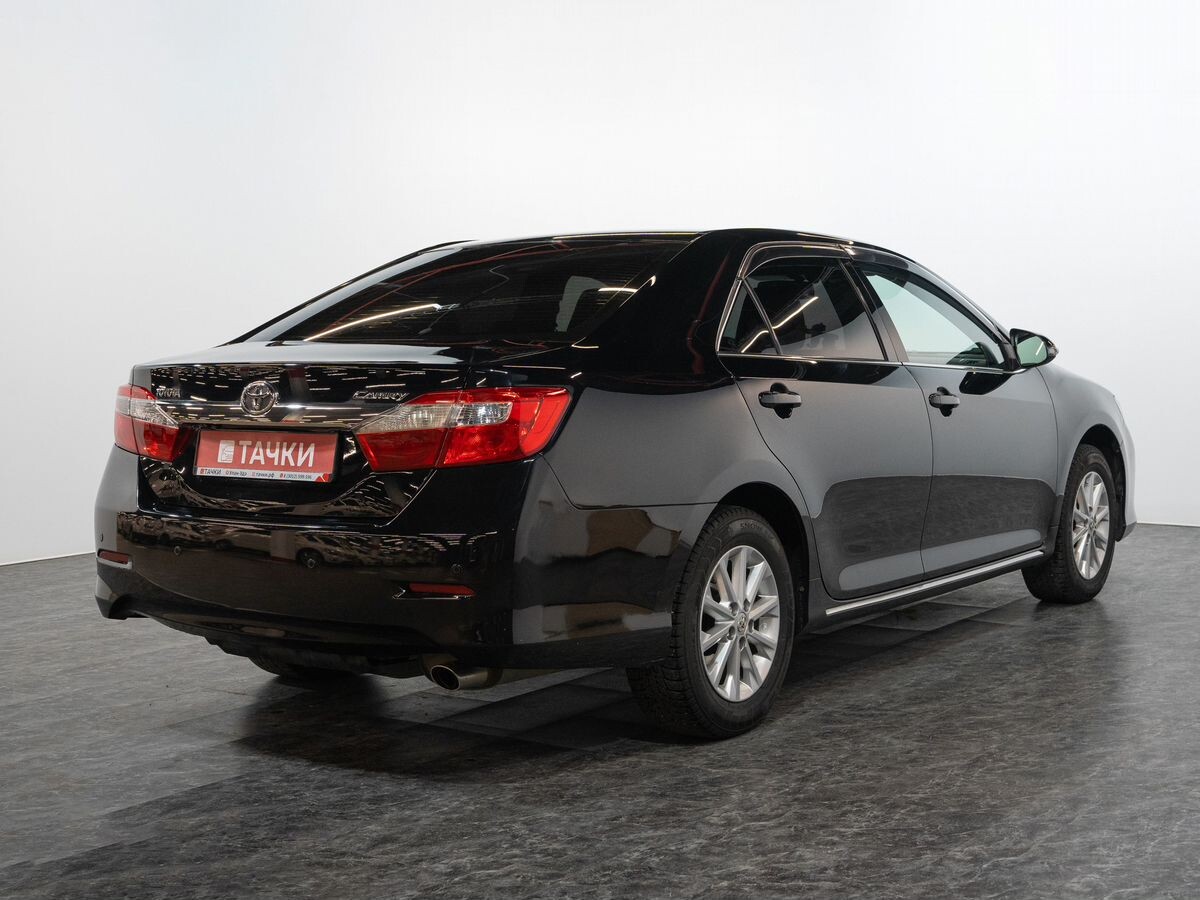 Toyota Camry 2013 - фото автомобиля
