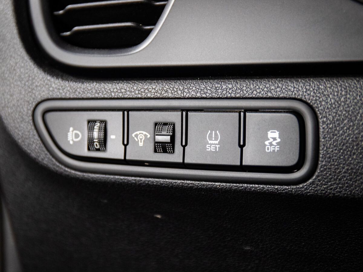 Kia Rio 2020 - фото автомобиля