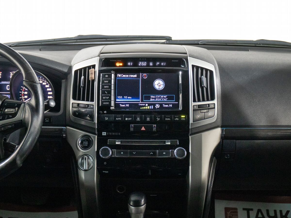 Toyota Land Cruiser 2013 - фото автомобиля