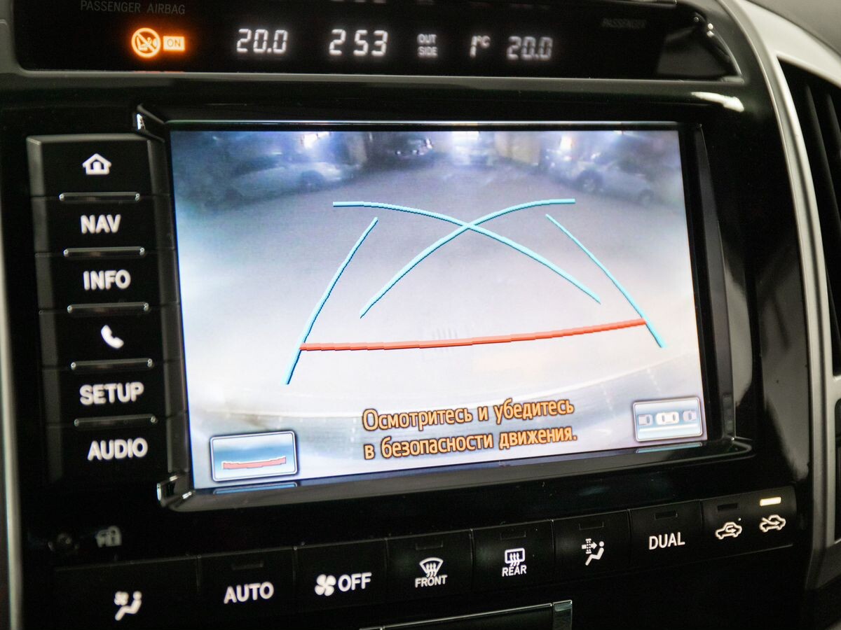 Toyota Land Cruiser 2013 - фото автомобиля