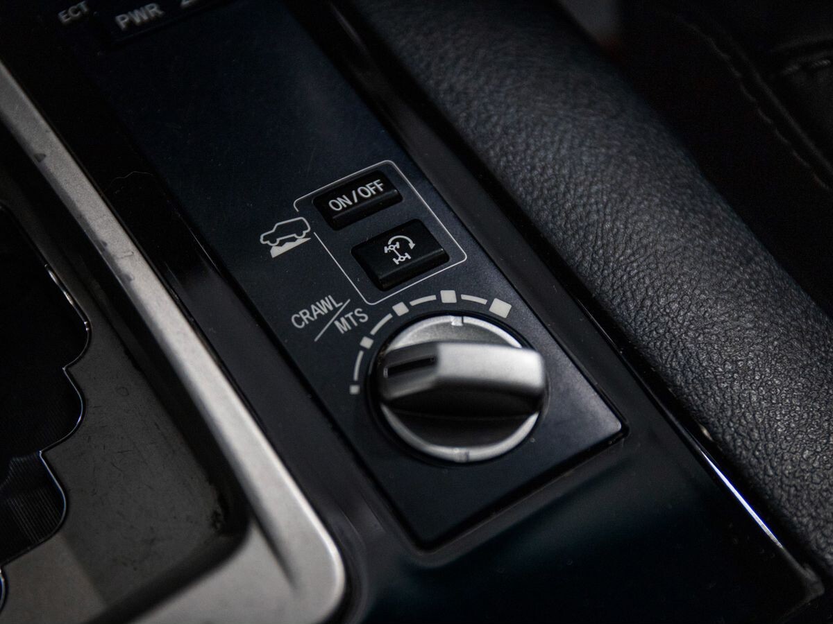 Toyota Land Cruiser 2013 - фото автомобиля