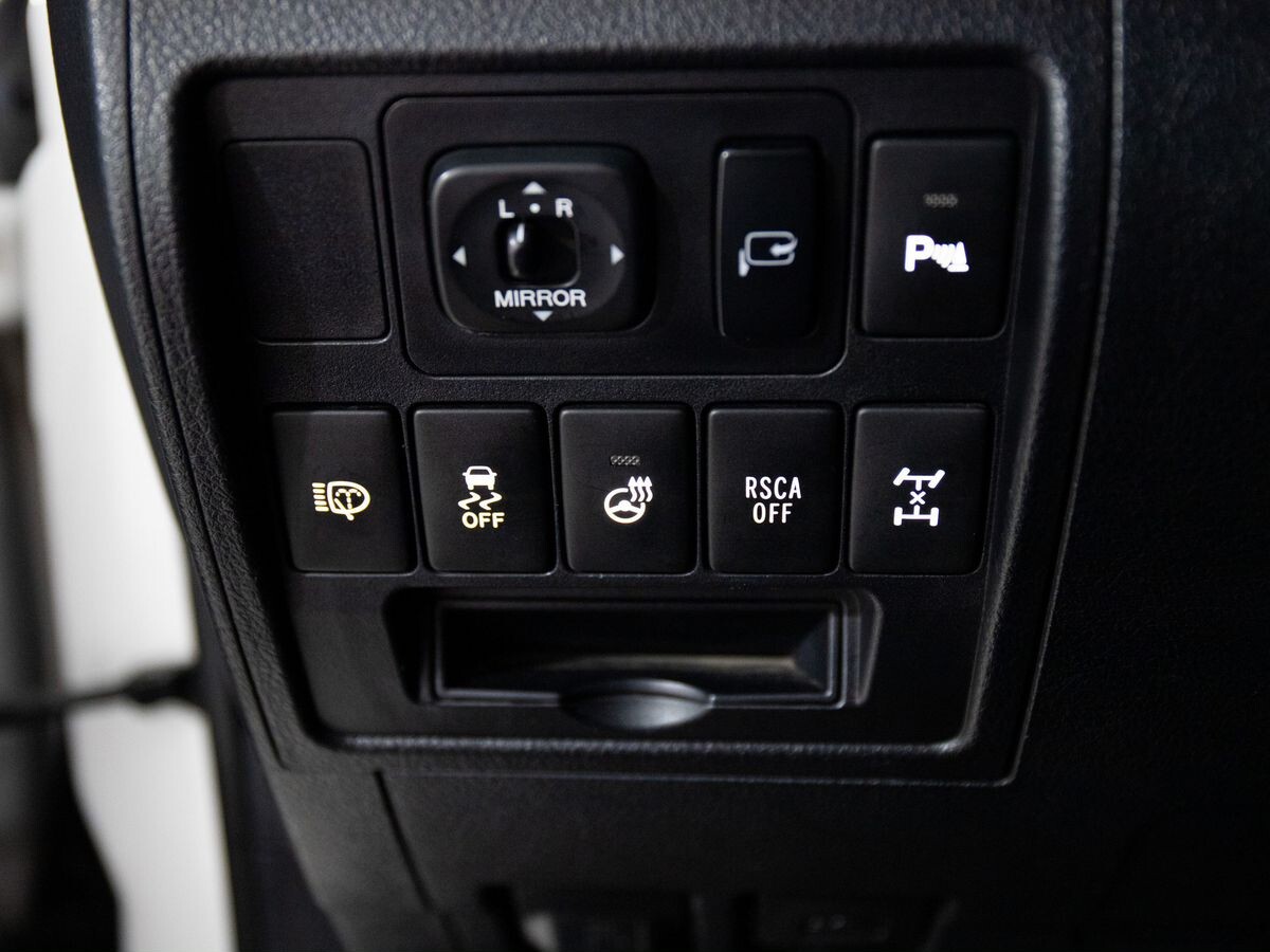 Toyota Land Cruiser 2013 - фото автомобиля