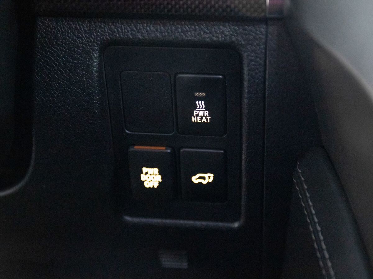 Toyota Land Cruiser 2013 - фото автомобиля