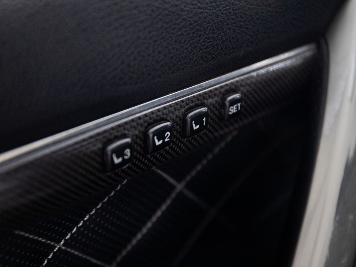 Toyota Land Cruiser 2013 - фото автомобиля