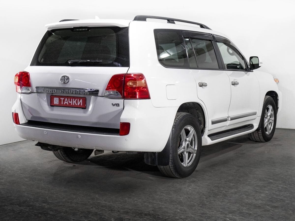 Toyota Land Cruiser 2013 - фото автомобиля