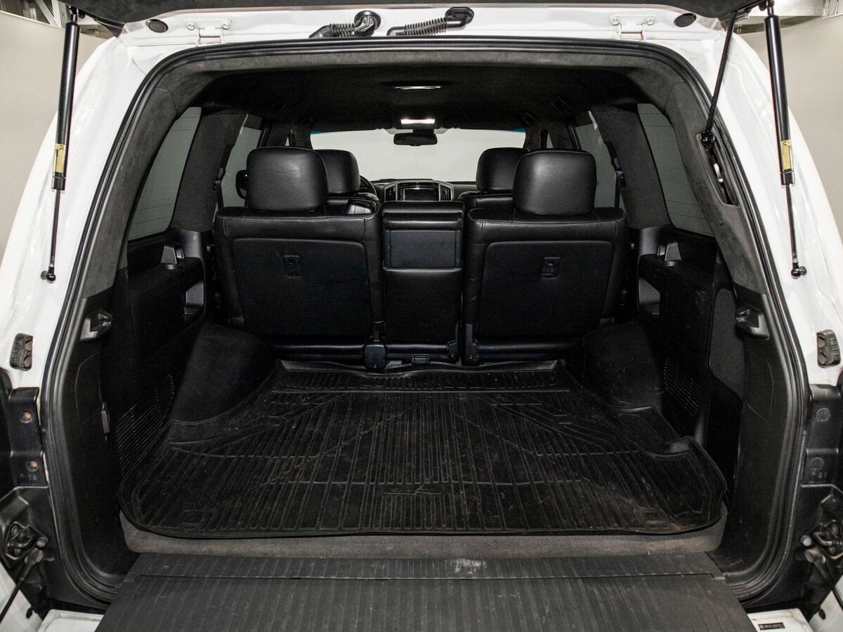 Toyota Land Cruiser 2013 - фото автомобиля