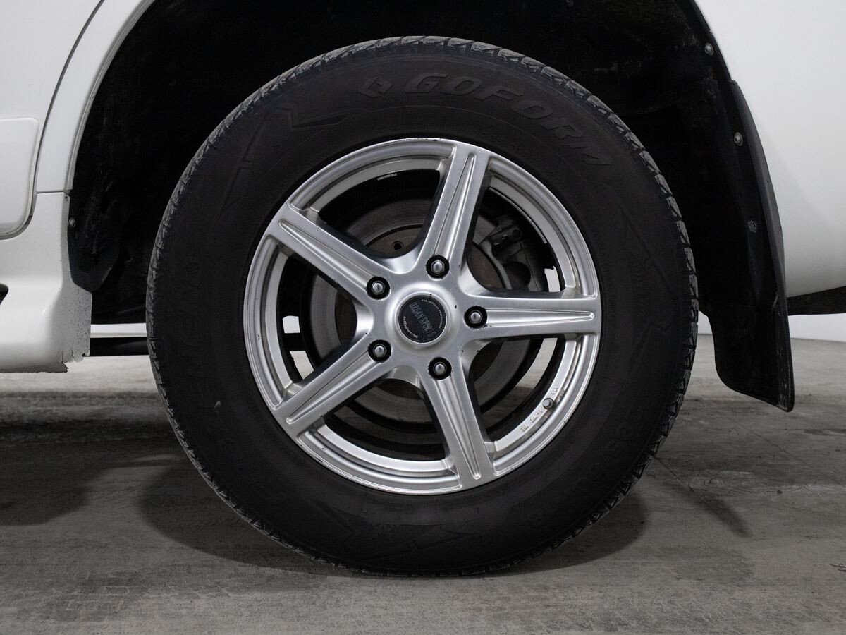 Toyota Land Cruiser 2013 - фото автомобиля