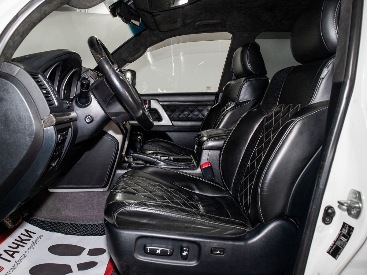 Toyota Land Cruiser 2013 - фото автомобиля