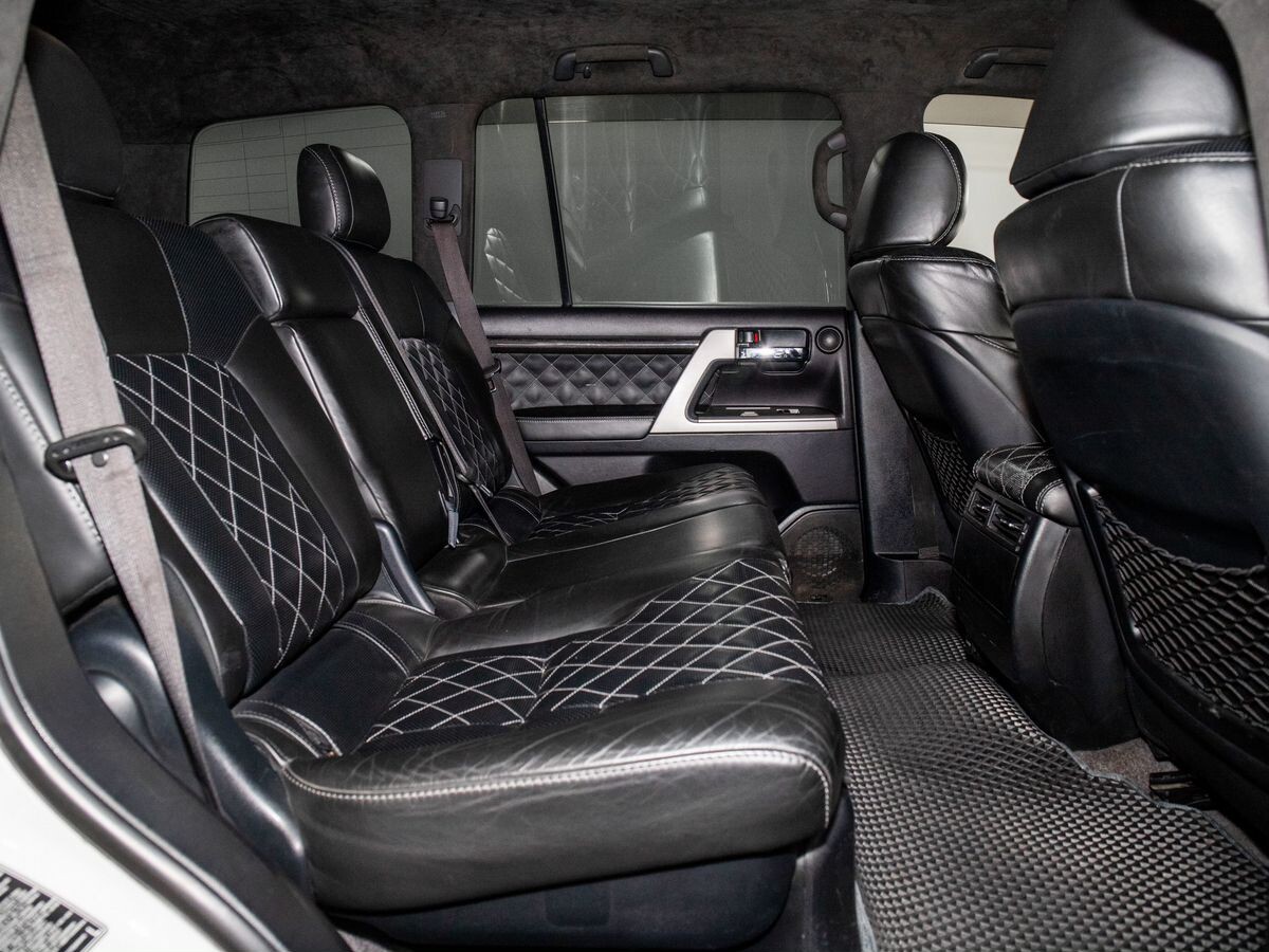 Toyota Land Cruiser 2013 - фото автомобиля