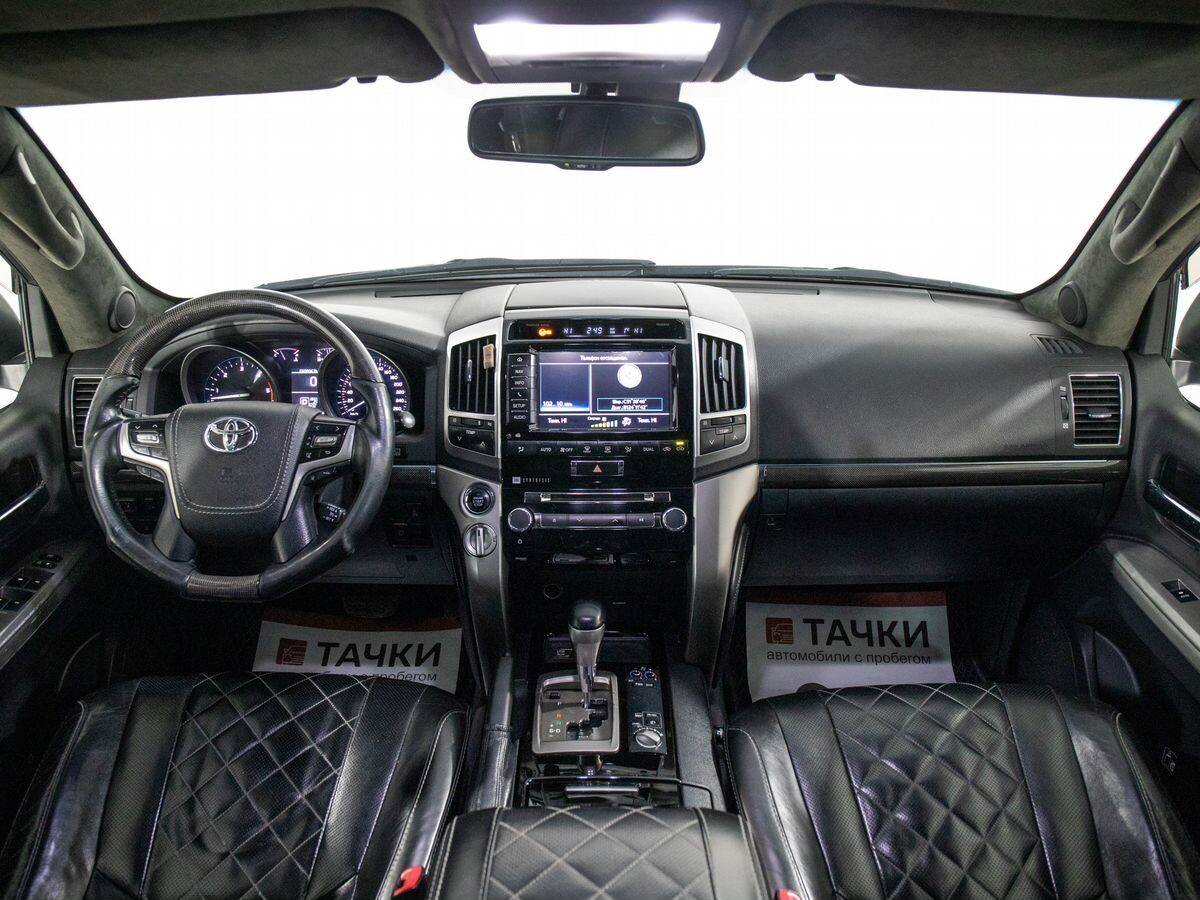 Toyota Land Cruiser 2013 - фото автомобиля