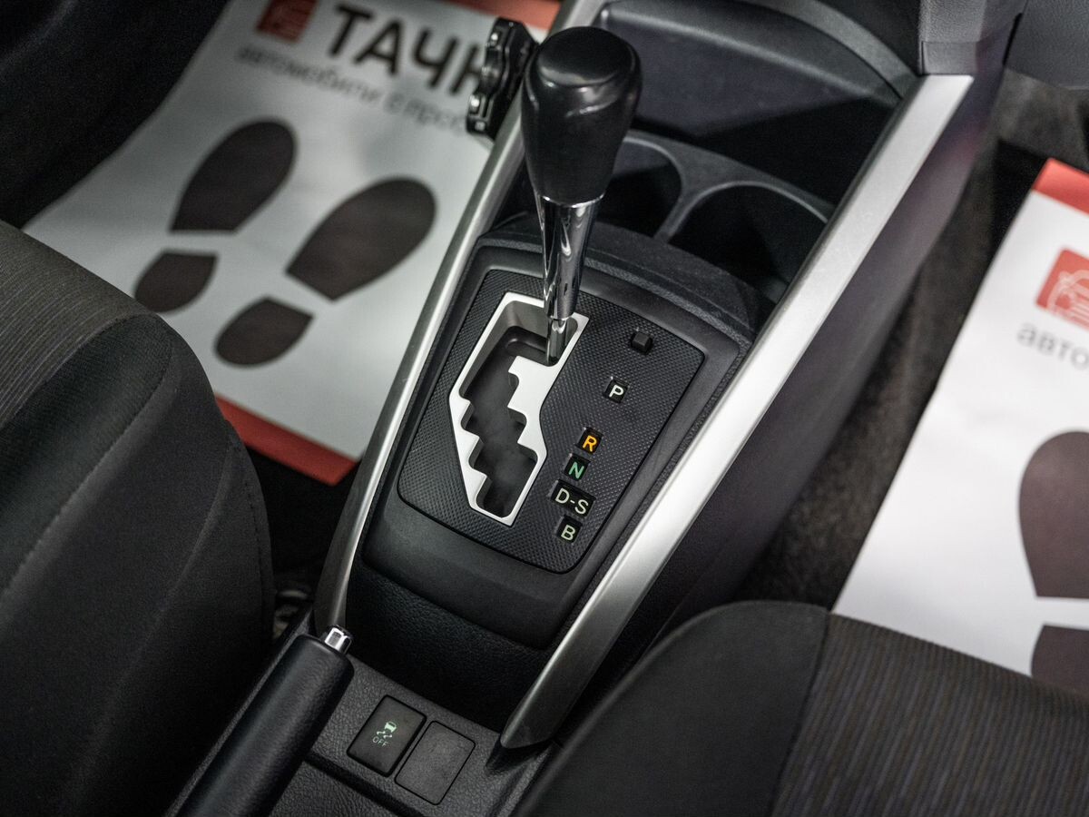 Toyota Corolla 2014 - фото автомобиля