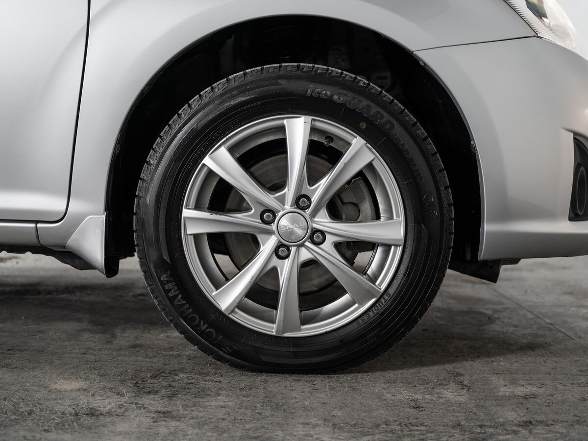 Toyota Corolla 2014 - фото автомобиля