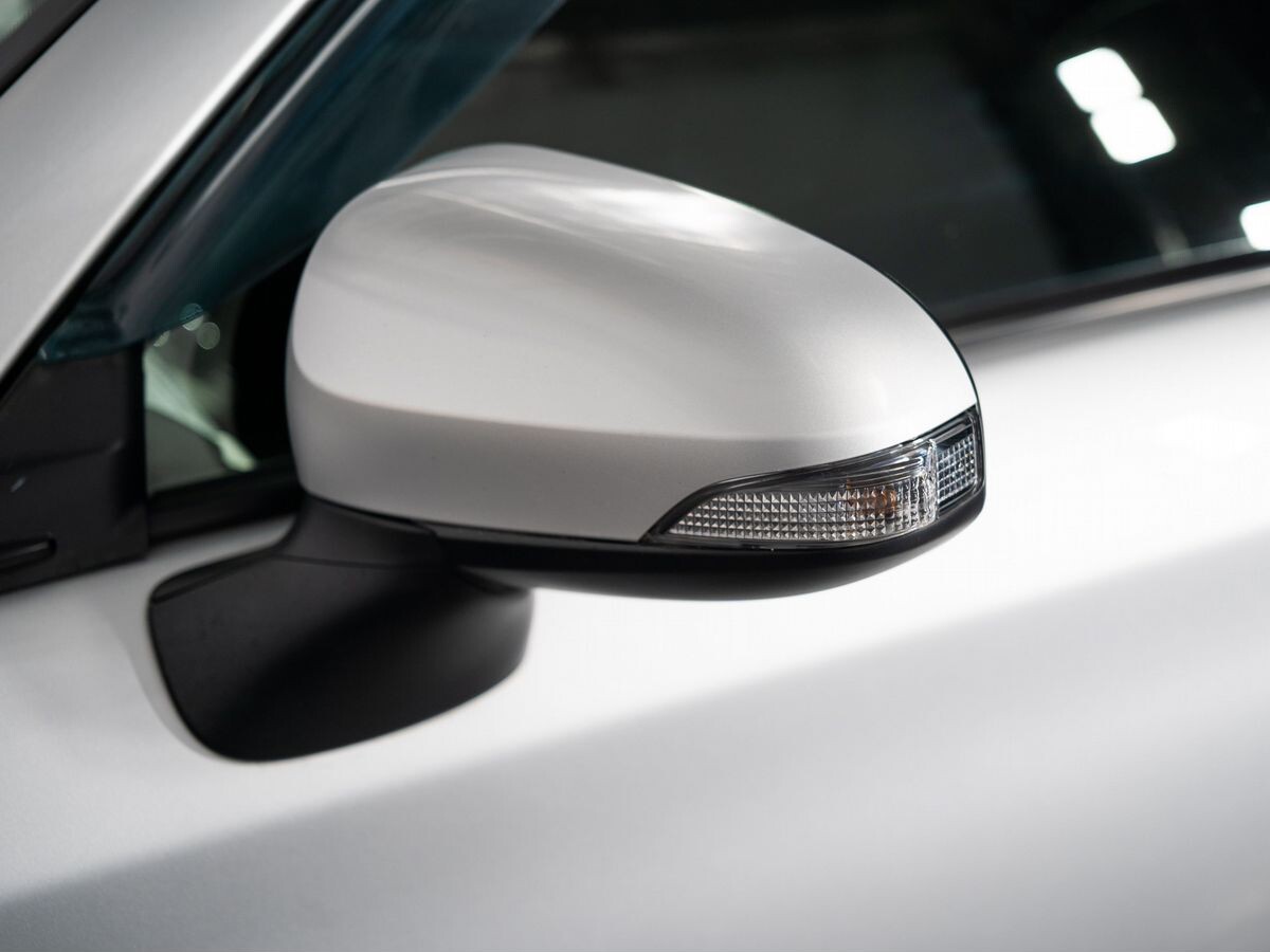 Toyota Corolla 2014 - фото автомобиля