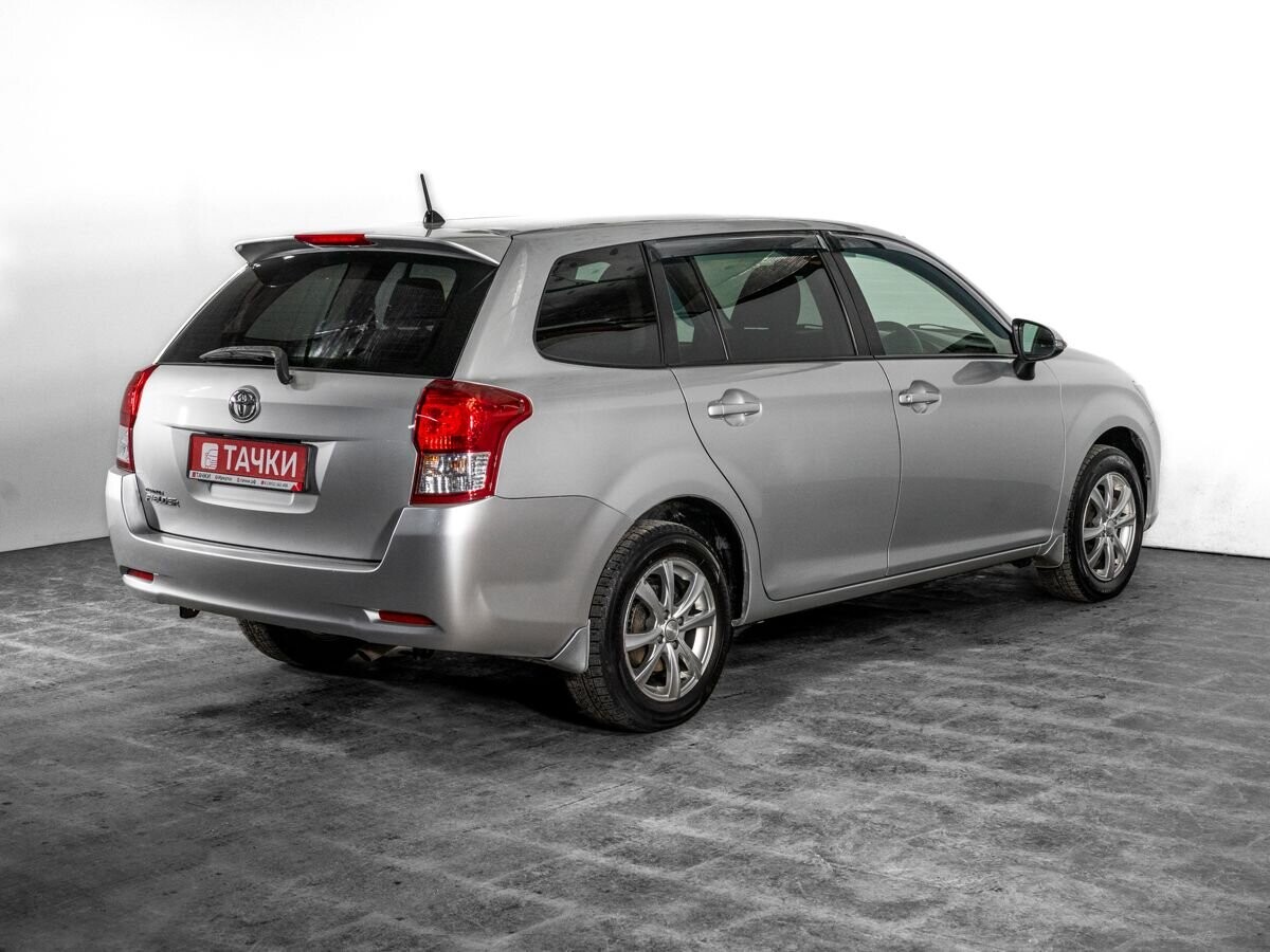 Toyota Corolla 2014 - фото автомобиля