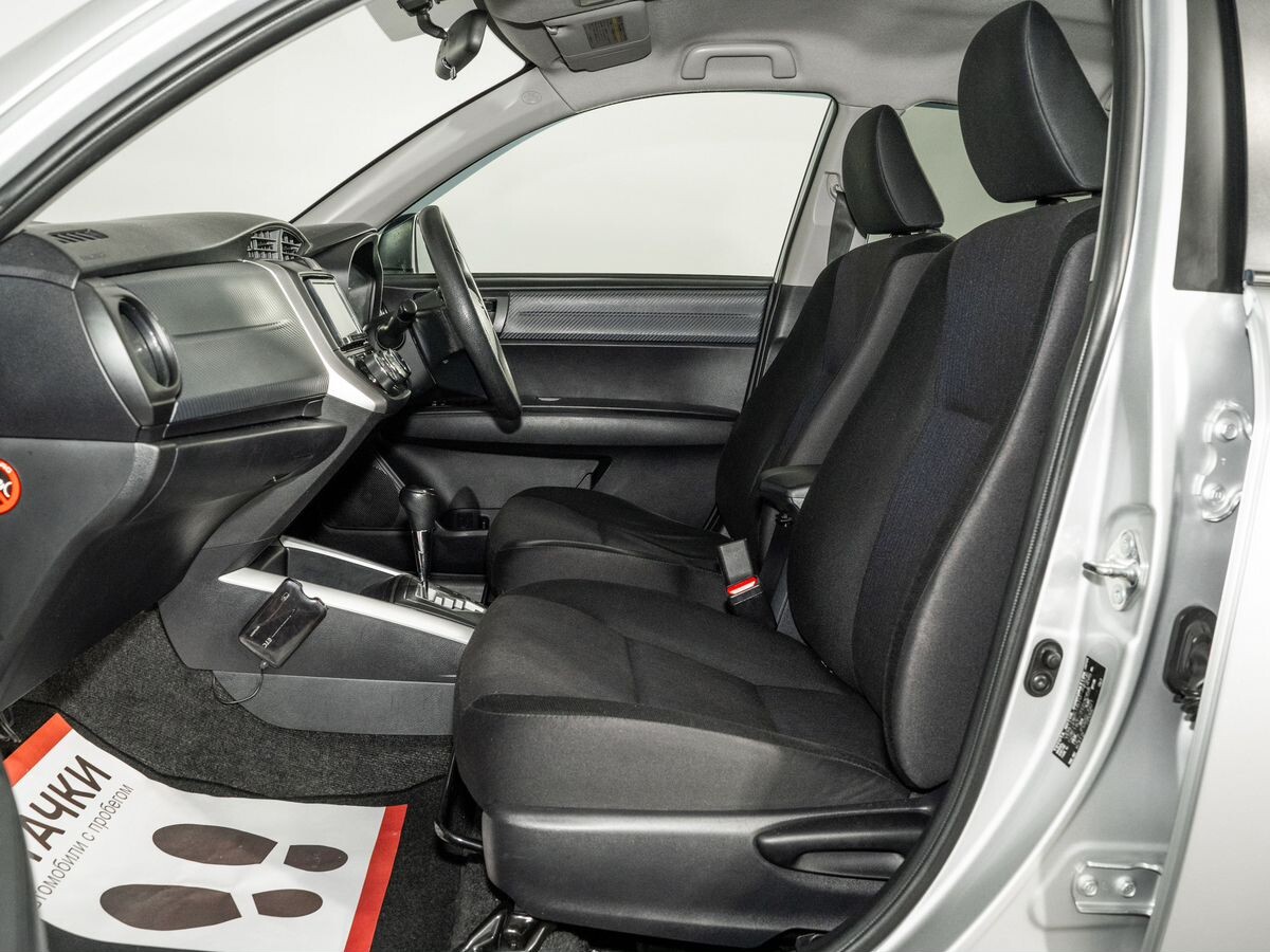 Toyota Corolla 2014 - фото автомобиля