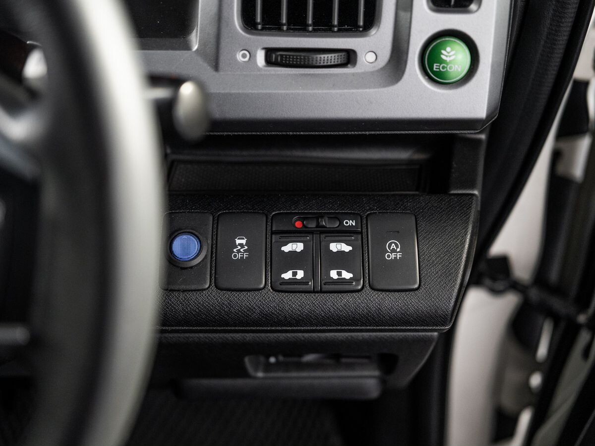 Honda Stepwgn 2014 - фото автомобиля