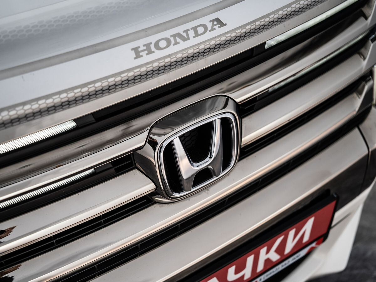 Honda Stepwgn 2014 - фото автомобиля